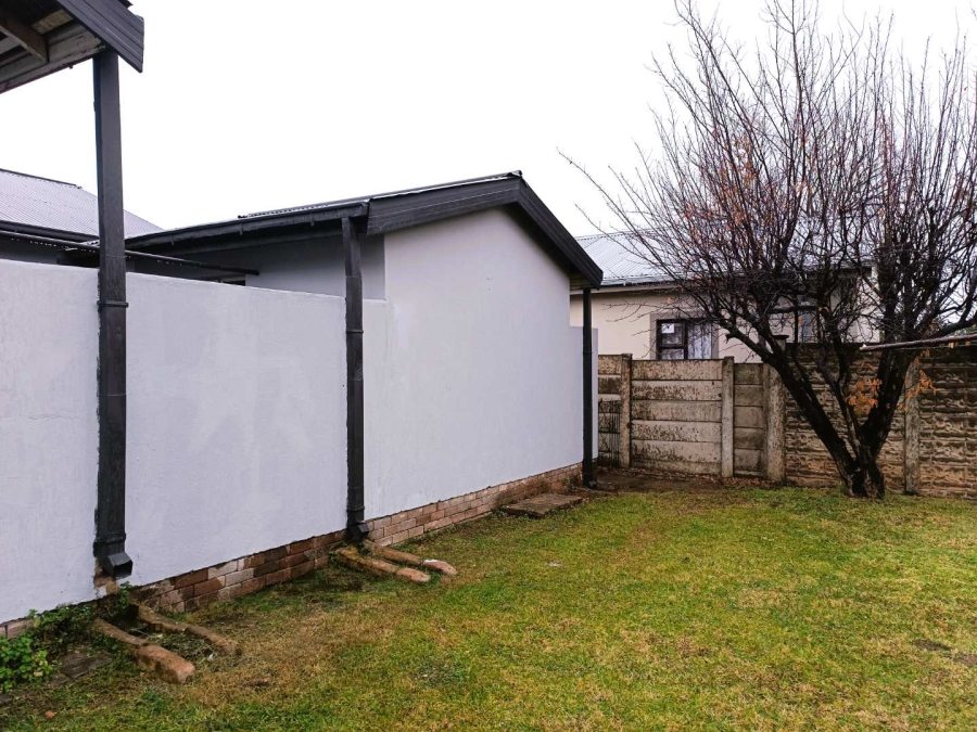 4 Bedroom Property for Sale in Generaal De Wet Free State